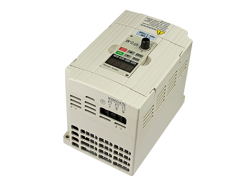 8000S通用變頻器，變頻調速器，變頻器廠家，電機變頻器，三相變頻器
